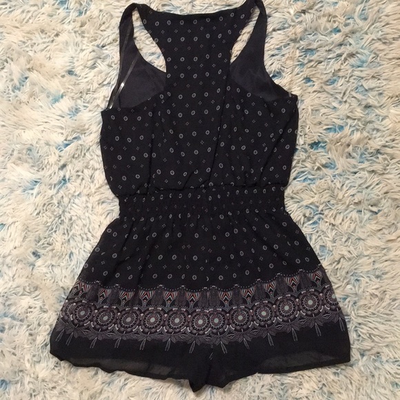 Short romper - Picture 3 of 3